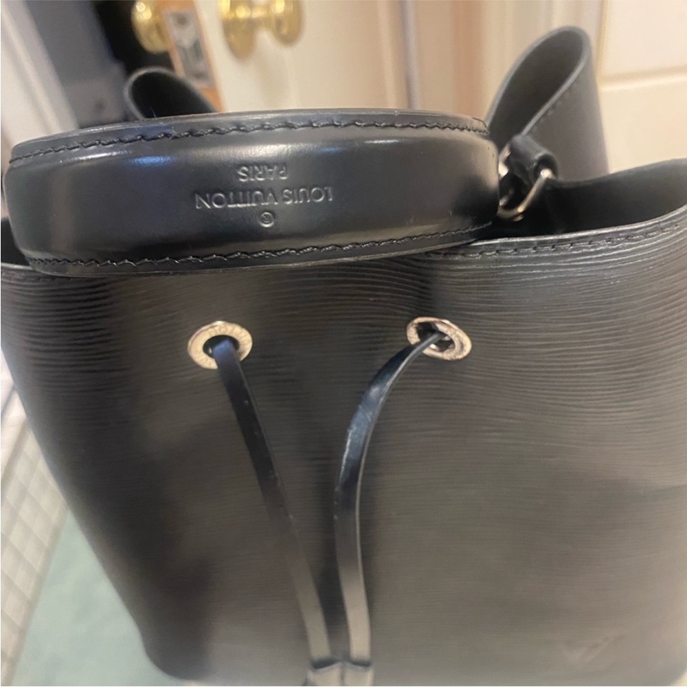 Louis Vuitton epi Noe bucket noir no strap just the top handle final sale - Picture 5 of 15
